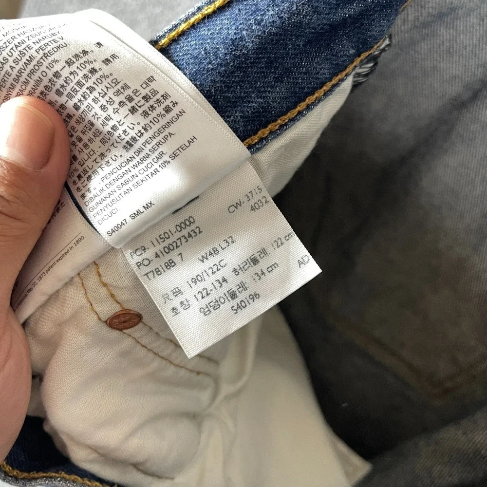 Levis 501 Dark Wash Blue Button Fly Denim Jeans 100% Cotton Size 48x32 **READ